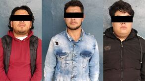 Policía y GN detuvieron a 3 hombres por robo a camiones en la México-Puebla. Incautaron cartuchos de AK-47, droga y una camioneta con placas foráneas.