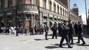 policías en una calle del centro de puebla