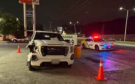 Un hombre murió luego de ser atropellado por una camioneta sobre la Carretera Nacional, a la altura de la colonia Los Cristales, en el municipio de Monterrey.