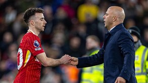 El jugador aún contaba con dos años de contrato en el Liverpool, por lo que el equipo tomó una decisión respecto al dinero que le correspondía.