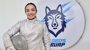 Ashley Muñoz, esgrimista de la BUAP, superó una grave lesión y clasificó a los Juegos Mundiales Universitarios 2025. Conoce su historia.
