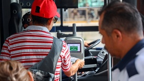 Las unidades de RUTA cuentan con cámaras de seguridad conectadas al C5, además de botones de pánico en cada autobús o incluso troncal.