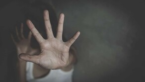 Una niña de 10 años resultó lesionada durante un ataque a balazos en la colonia Brisas del Campestre, los agresores escaparon a bordo de una motocicleta.