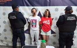 Una pareja fue detenida sobre el bulevar Miguel de la Madrid en Guadalupe, Nuevo León luego de viajar en un auto con un bebé de un año y dosis de mariguana.