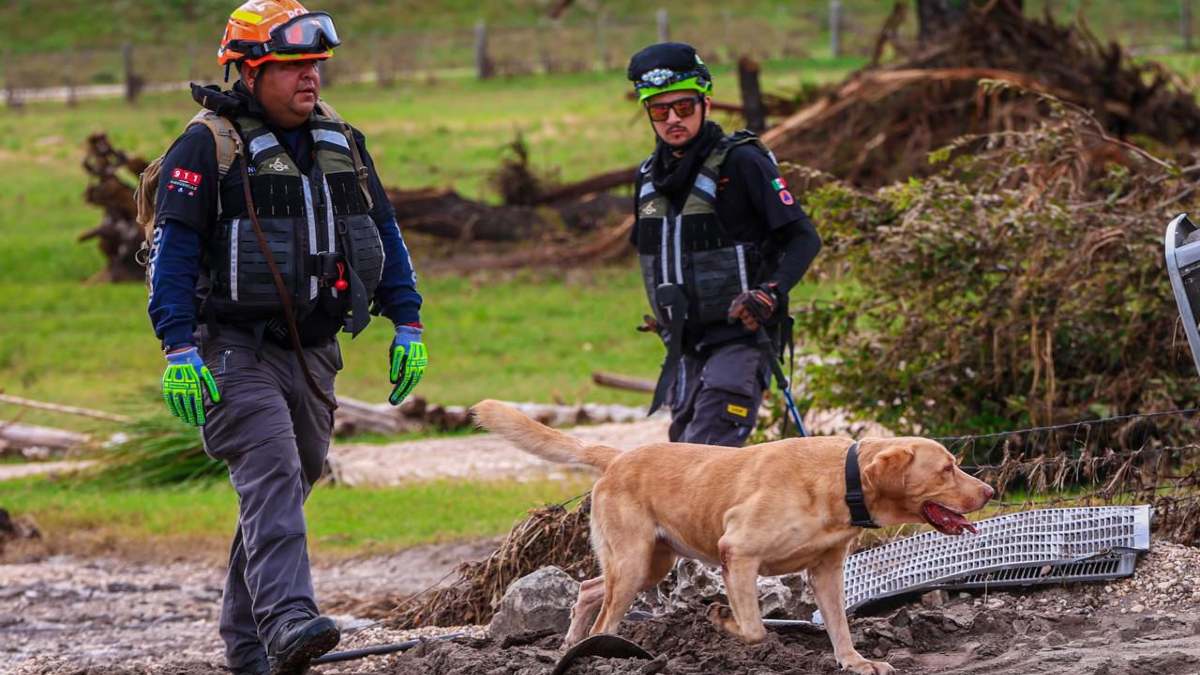 Elementos de Protección Civil de Nuevo León apoyo en Texas por inundaciones. Elementos de Protección Civil de Nuevo León apoyo en Texas por inundaciones.