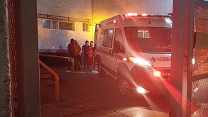 La paciente fue ingresada de inmediato al área de urgencias, sin embargo, debido a la gravedad de sus heridas, ya no presentaba signos vitales.