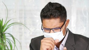 Los adultos pueden ser portadores asintomáticos de la enfermedad