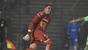 Alex Padilla deja de ser jugador de Pumas y regresa a Europa