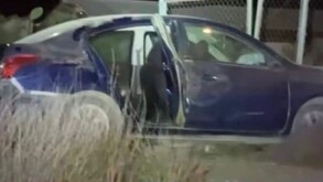Pese a las heridas de bala, el conductor del auto NIssan continuó avanzando con dirección a Coahuila.