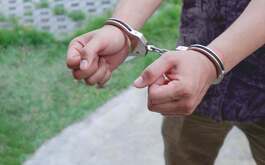 Un menor investigado por más de 30 asaltos a tiendas de conveniencia fue detenido en el municipio de Apodaca, Nuevo León.