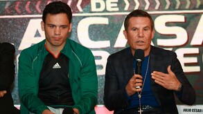 Julio César Chávez logró tener una pelea profesional con quien terminó enfrentando a JC Chávez Jr en los inicios de su carrera