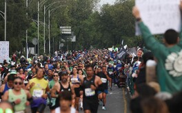 El Medio Maratón convirtió a Paseo de la Reforma en la nueva calzada de los guerreros mexicas.