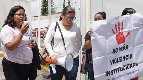 Las presuntas víctimas también denunciaron a la directora del Centro de Salud por presunta omisión y dar protección al acusado.