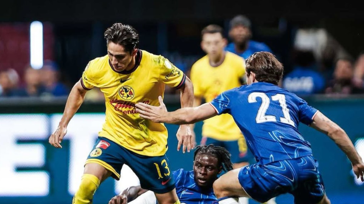 Alan Cervantes disputando un partido amistoso ante Chelsea en el 2024. Alan Cervantes disputando un partido amistoso ante Chelsea en el 2024.