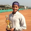 La comunidad del deporte en la India y en el mundo se encuentra consternada tras la trágica muerte de Radhika Yadav, una joven promesa del tenis La comunidad del deporte en la India y en el mundo se encuentra consternada tras la trágica muerte de Radhika Yadav, una joven promesa del tenis