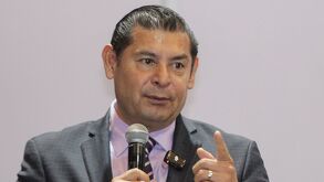 El gobernador de Puebla alerta: el ISSSTEP colapsará en 2050 por crisis en pensiones. Urgen reformas para evitar que miles pierdan sus beneficios.