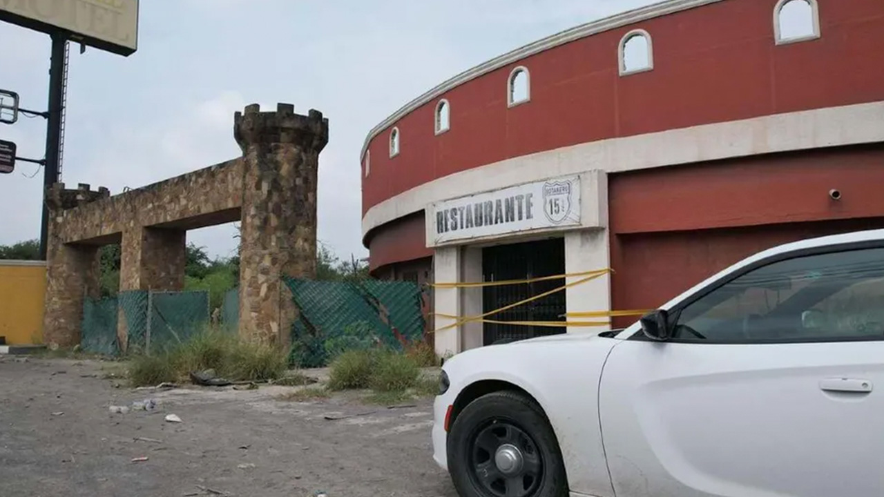 Pese al amparo concedido al inmueble, la Fiscalía de NL indicó que la alberca, la cisterna y el restaurante continúan asegurados por el Ministerio Público.