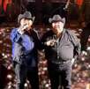 Chuy Lizárraga se ofreció a cantar en la boda de los hombres que junto con él protagonizar el video viral durante su concierto en Wisconsin, Estados Unidos. Chuy Lizárraga se ofreció a cantar en la boda de los hombres que junto con él protagonizar el video viral durante su concierto en Wisconsin, Estados Unidos.