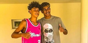 Cristiano Ronaldo Jr. apareció en un podcast hablando sobre el increíble presente futbolístico que vive Lamine Yamal, sin embargo, no quiso compararlo con CR7. Cristiano Ronaldo Jr. apareció en un podcast hablando sobre el increíble presente futbolístico que vive Lamine Yamal, sin embargo, no quiso compararlo con CR7.