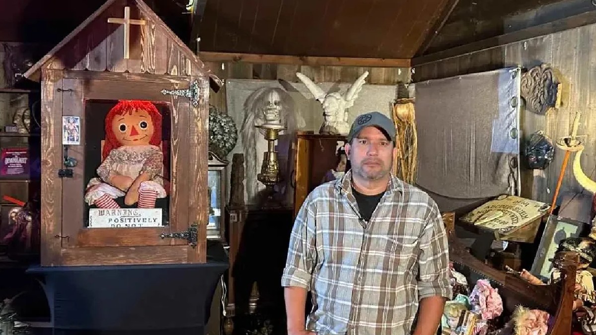 Dan se encontraba realizando una gira y estaba hospedado en un hotel en Gettysburg, cuando personal del lugar lo encontró inconsciente. Dan se encontraba realizando una gira y estaba hospedado en un hotel en Gettysburg, cuando personal del lugar lo encontró inconsciente.