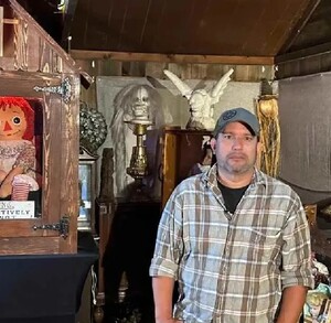 Dan se encontraba realizando una gira y estaba hospedado en un hotel en Gettysburg, cuando personal del lugar lo encontró inconsciente.