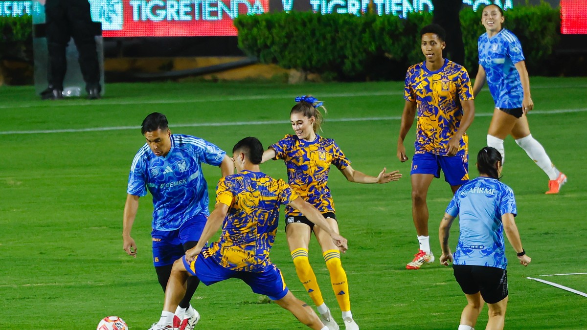 Con más de 13 mil aficionados en el Volcán, los equipos femenil y varonil dieron por comenzada la temporada