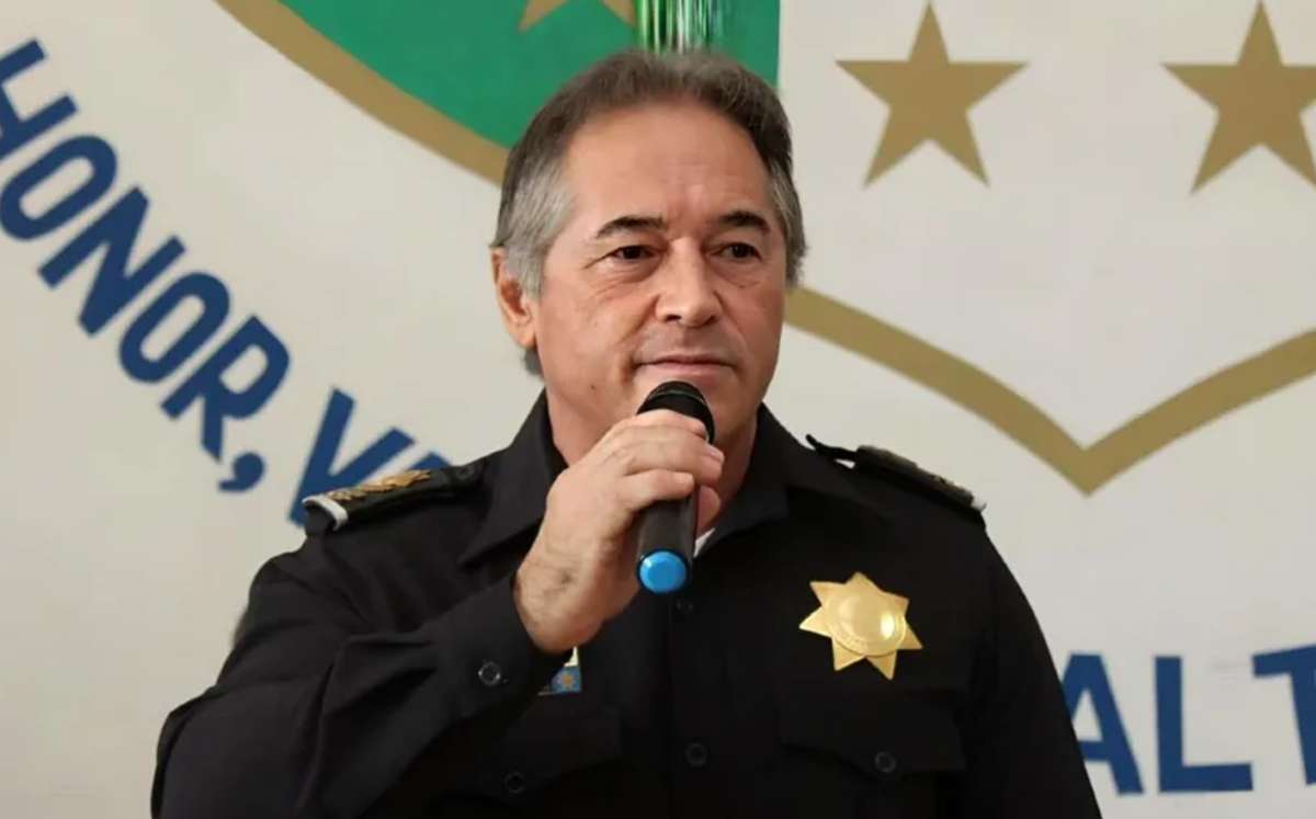 El exsecretario de Seguridad Pública de Tabasco escapó de México y está siendo buscado por la Interpol al ser ligado con grupo criminal de presencia nacional.