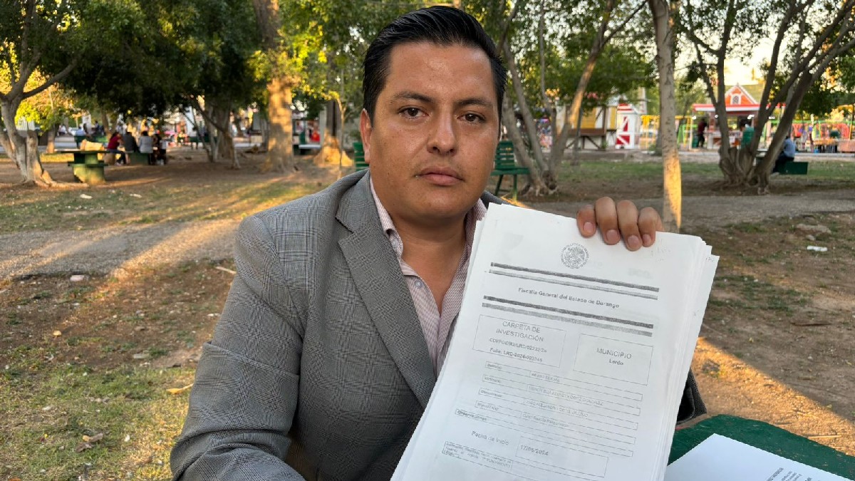 Alejandro Ortiz, denunció que su hija de 7 años continúa viviendo en el mismo domicilio que el hombre al que señala como su agresor sexual.