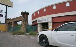 La Fiscalía de Nuevo León aseguró que el Motel Nueva Castilla, donde encontraron el cuerpo de Debanhi Escobar, seguirá parcialmente en custodia.