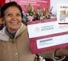El Banco del Bienestar anunció el cambio de imagen de las tarjetas que se entregan para la dispersión de los programas sociales