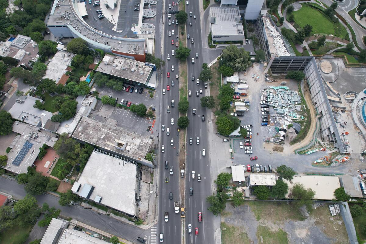 El municipio de San Pedro Garza García, Nuevo León anunció que prepara un contraflujo vespertino sobre la avenida José Vasconcelos.
