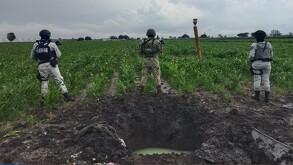 Tras la ubicación inicial, personal desplegó un recorrido en la zona, logrando localizar cuatro tomas clandestinas conectadas presuntamente a ductos de Pemex.