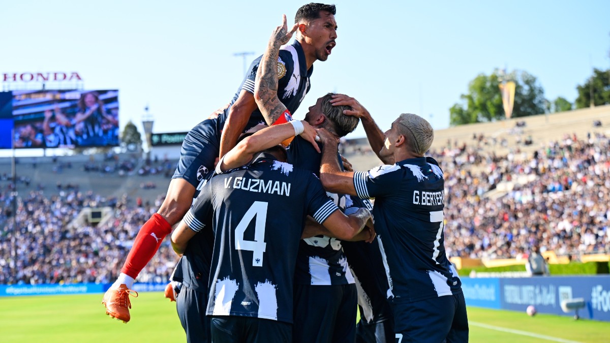 Willie González reveló la información en su programa 'La Hora de Willie', mostrando gran decepción debido a lo hecho por los dos jugadores de Rayados.