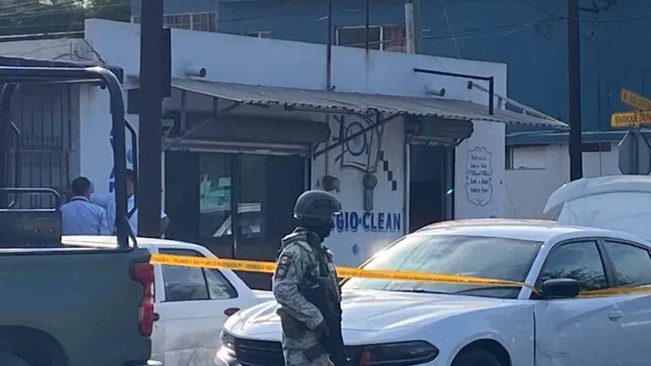 Autoridades de Nuevo León, emprendieron un operativo tipo cateo en una vivienda de la ciudad de Monterrey, Nuevo León.