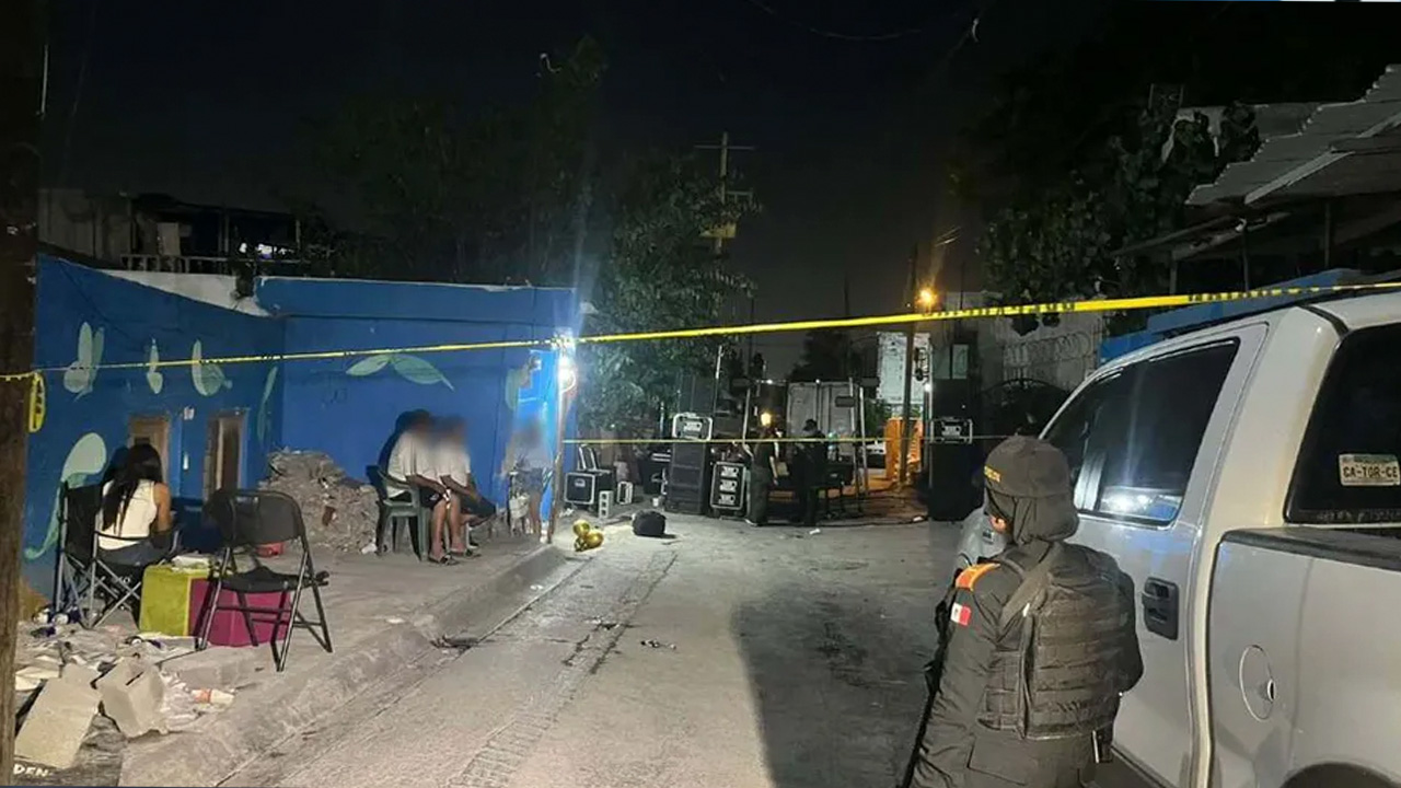 Durante un baile colombiano, un hombre fue atacado a balazos tras una presunta riña registrada en calles de la colonia Cerro de la Campana, en Monterrey.