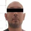 Autoridades estatales realizaron un operativo de cateo en el que detuvieron a un hombre y aseguraron armas y drogas al norponiente de Monterrey.