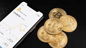 Hombres intentan comprar criptomonedas valuadas en 3 mdp con billetes falsos en Santa Fe y los detienen.