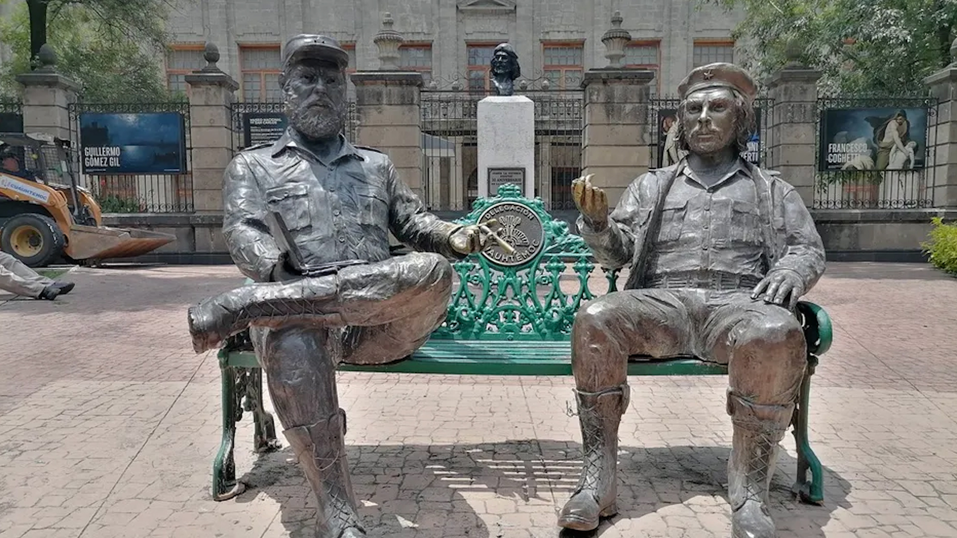 De acuerdo con Dirección General de Cultura y Educación (DGCE), la escultura fue colocada por primera vez en 2018.