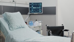 La Constitución de México estipula el derecho a todos y todas para el acceso a servicios médicos pero.. ¿También en hospital privado?