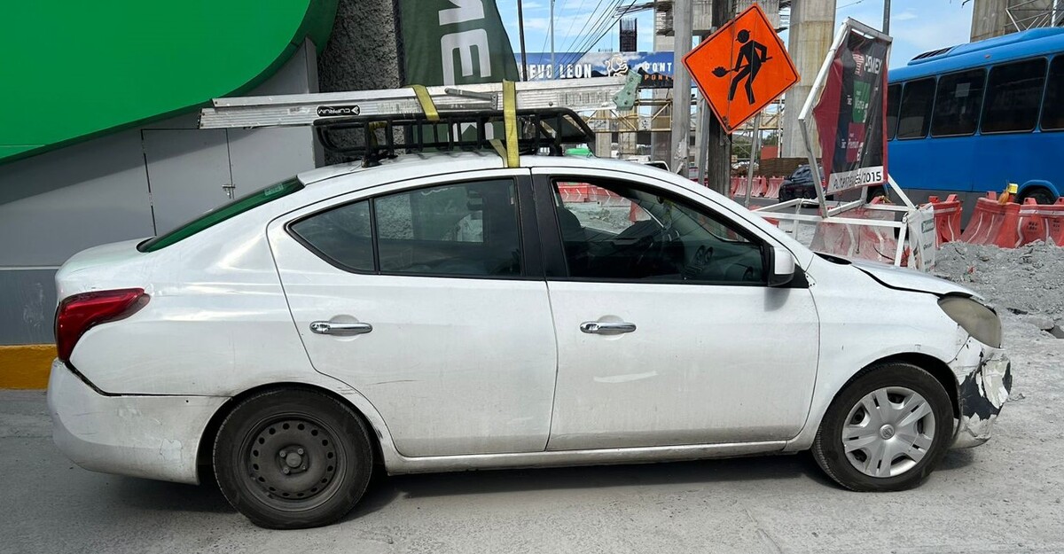 Un sujeto fue detenido por dispararle a otro hombre en un altercado vial en calles de la colonia Madero, en el municipio de Monterrey.
