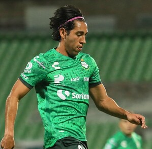 El mediocampista tapatío Walter Gael Sandoval firmó contrato por un año con el campeón salvadoreño Alianza FC, club en el que ocupará la plaza de extranjero El mediocampista tapatío Walter Gael Sandoval firmó contrato por un año con el campeón salvadoreño Alianza FC, club en el que ocupará la plaza de extranjero