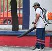 El Ayuntamiento de Monterrey intensificó una campaña de fumigación contra el dengue, informó la secretaria de Servicios Públicos, Mayela Quiroga.