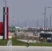 Una de las opciones para llegar hasta el Aeropuerto Internacional Felipe Ángeles es en autobús, siendo una manera práctica y económica para trasladarse. Una de las opciones para llegar hasta el Aeropuerto Internacional Felipe Ángeles es en autobús, siendo una manera práctica y económica para trasladarse.