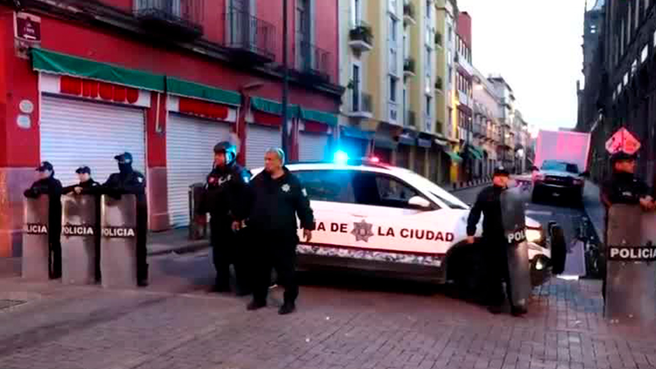 Franco Rodríguez busca reducir presencia de ambulantes en Puebla.