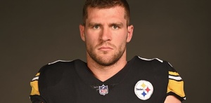 El defensor del equipo de Pittsburgh se convirtió en el mejor jugador pagado de la liga sin ser quarterback. El defensor del equipo de Pittsburgh se convirtió en el mejor jugador pagado de la liga sin ser quarterback.