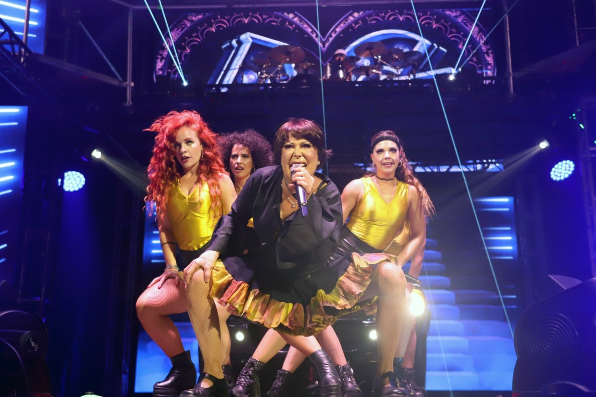 Alejandra Guzmán presenta concierto ante su público en la Arena Monterrey como parte de su gira Brillas, la noche del viernes 18 de julio.