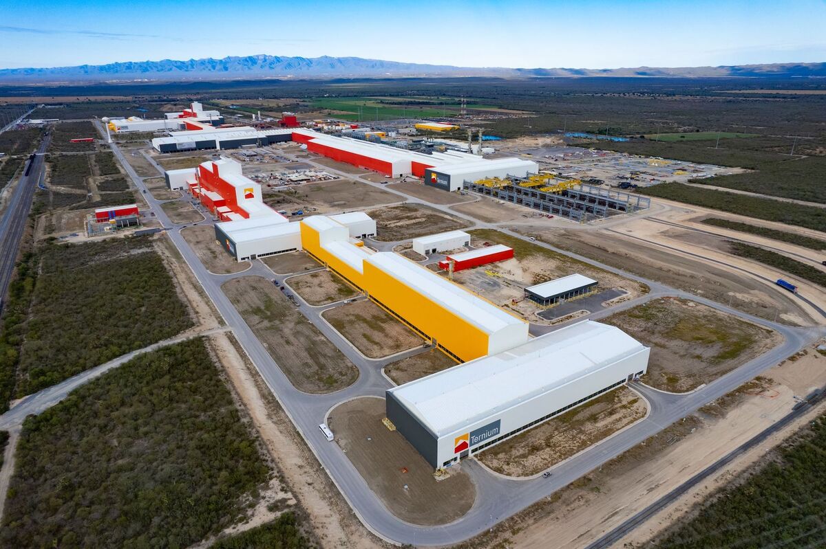 Un artefacto que cruzó las carreteras de Nuevo León llamó la atención de ciudadanos y en redes sociales; Ternium explica que es y para qué sirve.