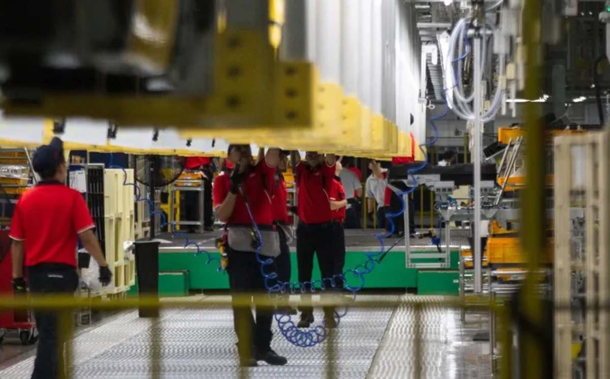 Los subsectores industriales de Nuevo León han compensado la disminución de las exportaciones de autos hacia Estados Unidos, aseguró Coparmex. Los subsectores industriales de Nuevo León han compensado la disminución de las exportaciones de autos hacia Estados Unidos, aseguró Coparmex.