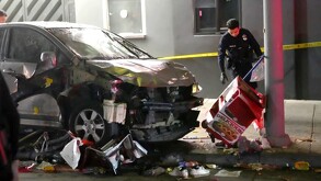 Atropello masivo en Los Ángeles, California dejó al menos 30 heridos, entre ellos siete de gravedad y tres en estado crítico; las causas aún son investigadas.