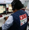 Una operadora del 911 en Jalisco ayudó a un hombre a salvar a su esposa que se atragantaba con un diente de ajo, guiándolo paso a paso.